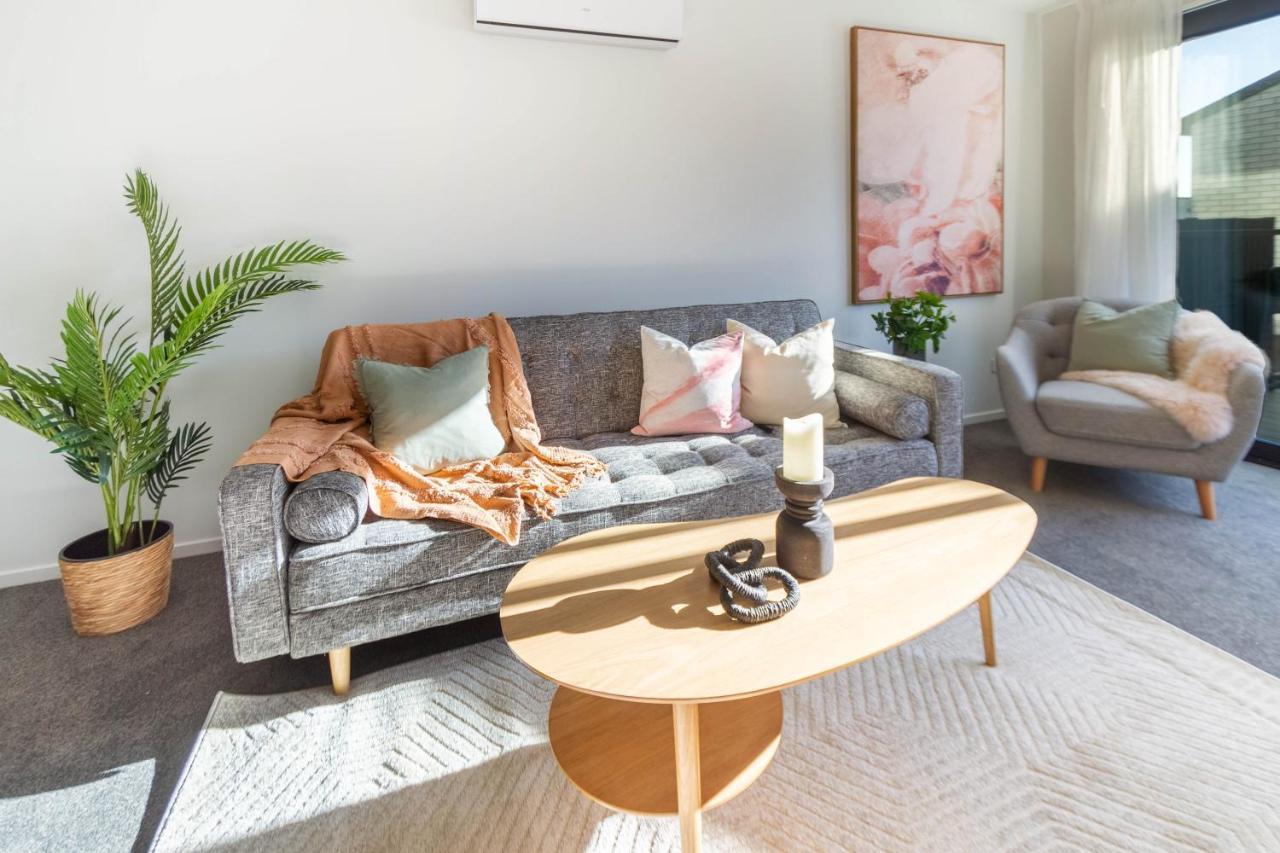 Cozy 3 Bedroom Near Hagley Park W/garage Apartamento