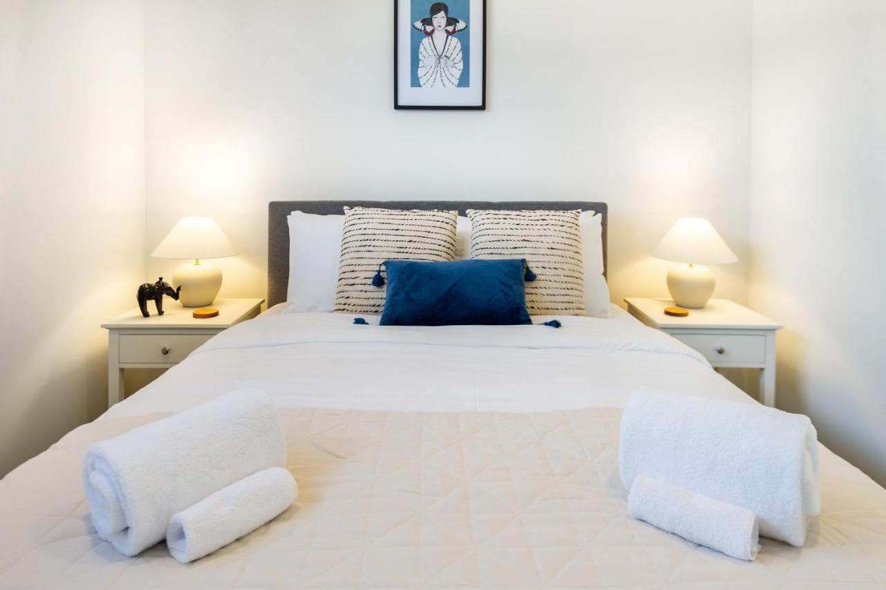 Cozy 3 Bedroom Near Hagley Park W/garage Apartamento